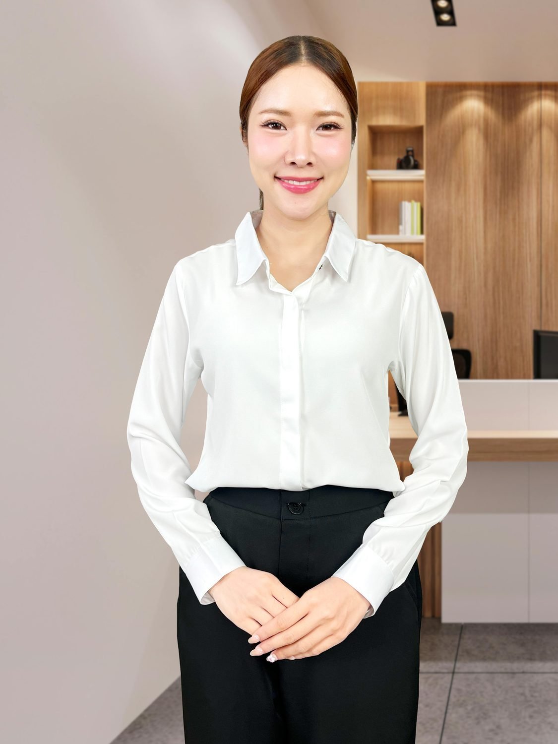เสื้อเชิ้ตพนักงานบริษัทแขนยาวสวมใส่จริง