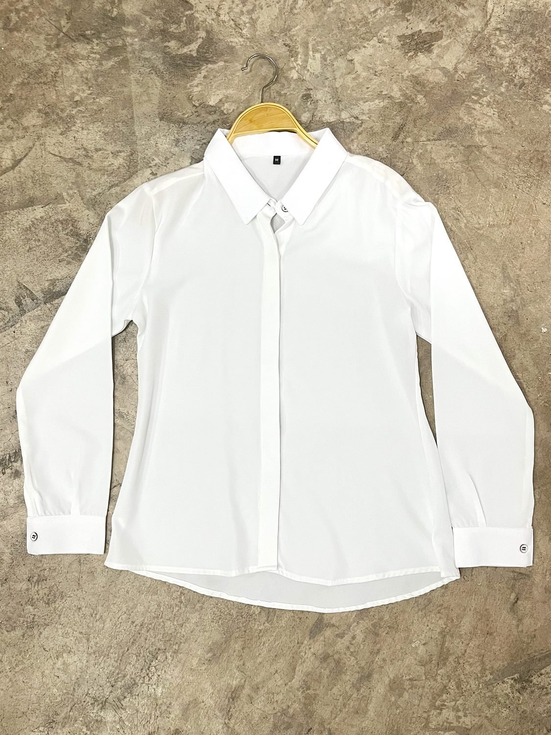 เสื้อเชิ้ตทรงสุภาพ ใส่ได้ทั้งวัน — The Bow Uniform